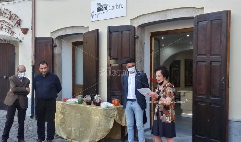 Inaugurata a Serra San Bruno la Casa della cultura intitolata a Sharo Gambino – Foto