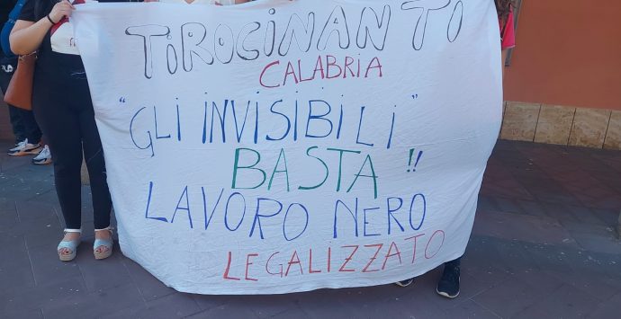 Protesta tirocinanti della Regione Calabria, sit-in anche a Mileto