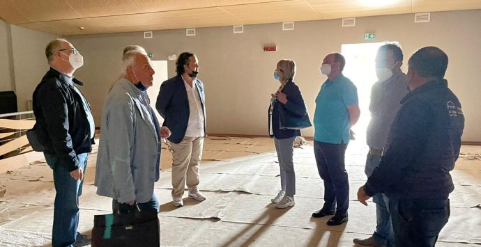 Nuovo teatro Vibo, dal Comune ultimatum alla ditta. Mentre il Pd chiede lumi e rilancia il Valentini