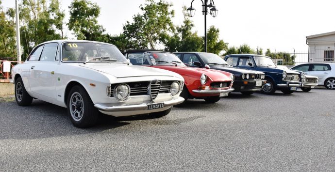 Viaggio tra le bellezze di Capo Vaticano e Tropea con la sfilata di auto storiche