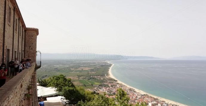 Covid a Nicotera, aumentano i casi: il sindaco chiude tutte le scuole