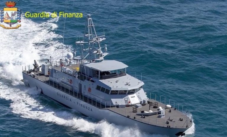 Tappa al porto di Vibo Marina per il nuovo pattugliatore della Guardia di finanza