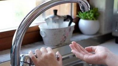 Crisi idrica a Vibo, ordinanza del sindaco: «Usare l’acqua solo per usi igienico-domestici»