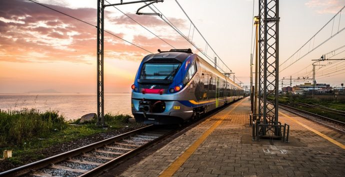 Trenitalia, un unico biglietto per viaggiare in tutta la  Calabria: ecco il costo