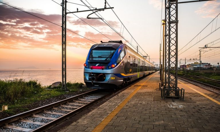 Trenitalia, un unico biglietto per viaggiare in tutta la Calabria: ecco il costo