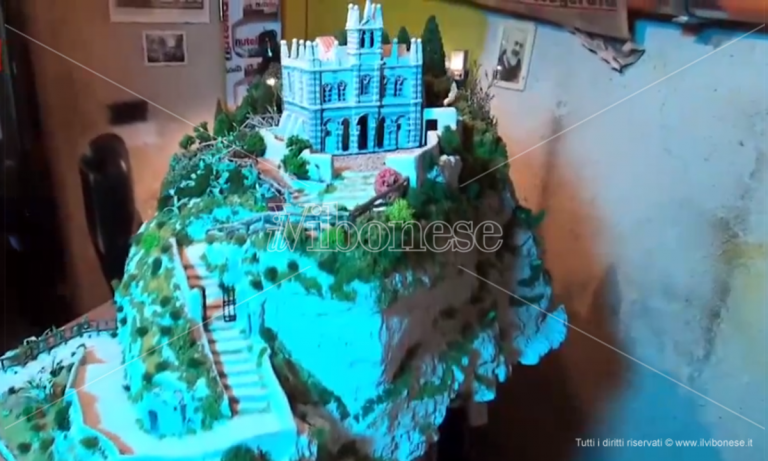 L’isola di Tropea in miniatura: l’opera di Giuseppe nata durante il lockdown – Video