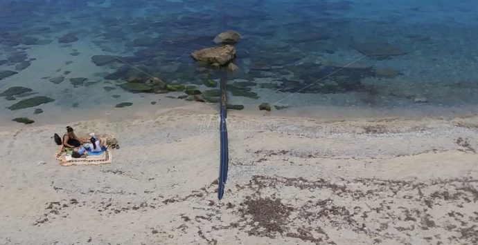 Condotta di scarico delle acque reflue ancora a galla a Santa Maria di Ricadi – Video