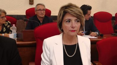 Vibo, la candidata alla Regione Nesci chiede le dimissioni del sindaco: «È incapace ad amministrare»