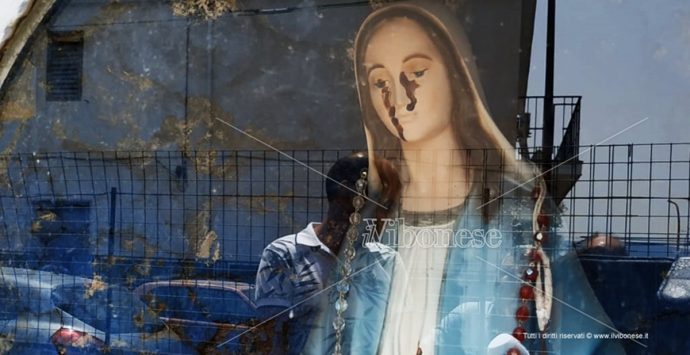 Madonnina “piange” a San Gregorio d’Ippona: il liquido non è sangue