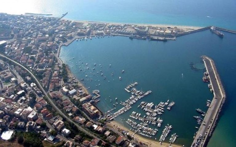 Porto di Vibo Marina, Dalila Nesci incalza il presidente Occhiuto: «Sbloccare i fondi»