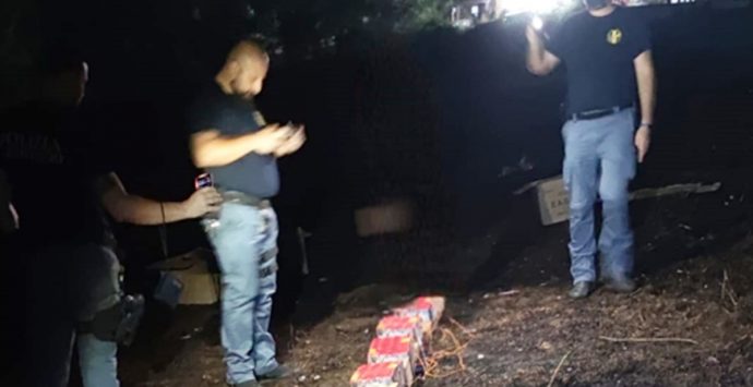 Zambrone, accende i fuochi d’artificio ma senza autorizzazione: festa sospesa