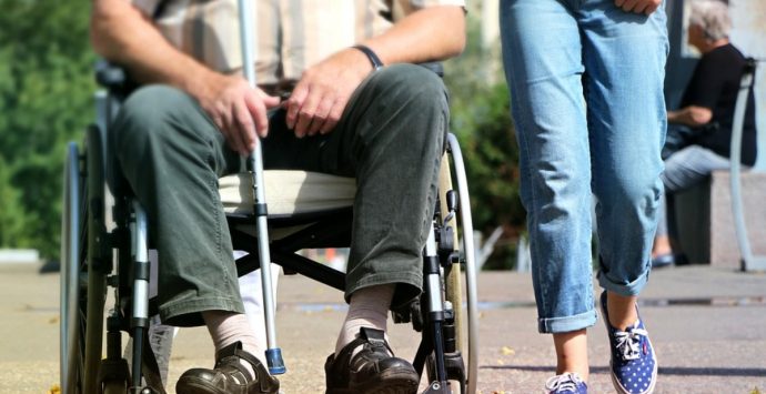 Disabilità grave, c’è il contributo economico per i familiari: 15 i comuni del Vibonese coinvolti