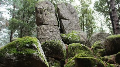 I megaliti di Nardodipace senza tutela, il Comune chiede che siano inclusi nel Parco delle Serre