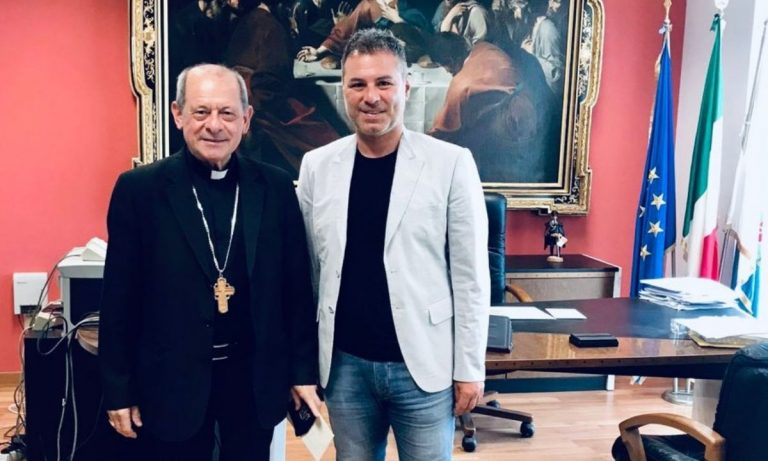 Vibo, il vescovo Oliva fa visita al presidente della Provincia Solano