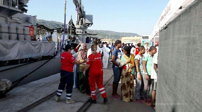 Migranti, 5 anni fa sbarco con 16 morti: tombe ancora senza nome al cimitero di Bivona