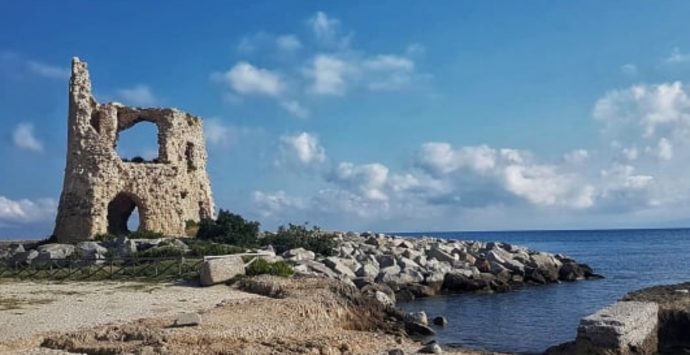 A Briatico fondi per la zona del porticciolo e per l’ex scuola di San Costantino