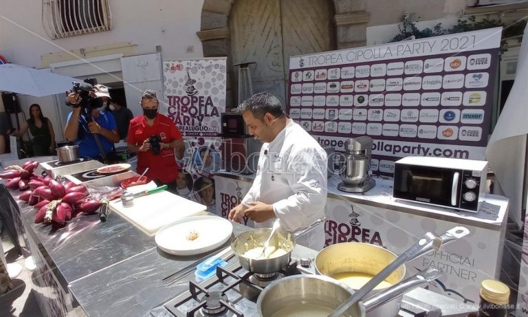 Tropea cipolla party, inizia la festa nel Borgo dei borghi – VIDEO