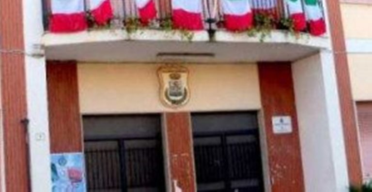 Parghelia, Comune: da Vasinton duro attacco al sindaco Landro
