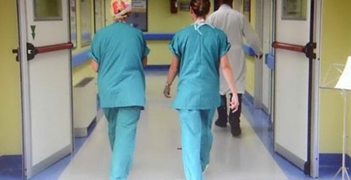Asp Vibo, dovevano fronteggiare il Covid: 28 infermieri attendono ancora di essere assunti