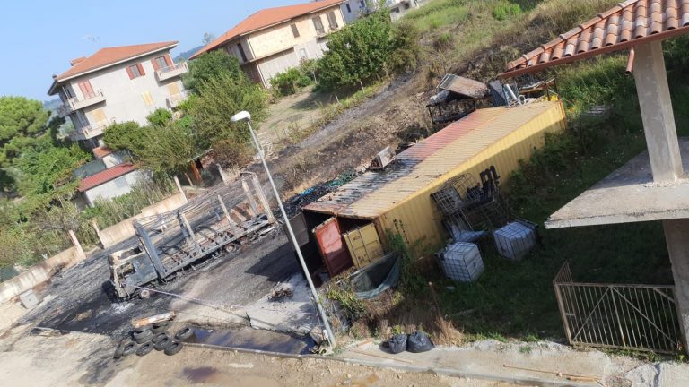 Incendio a Paravati, la ditta di vini: «Il fuoco propagatosi da tubi non nostri»