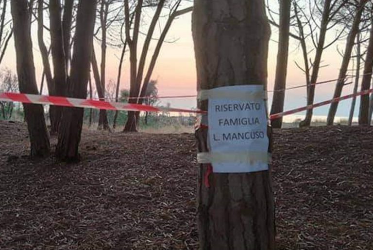 Pizzo, volantino a Pineta Colamaio: “Riservato famiglia L. Mancuso”