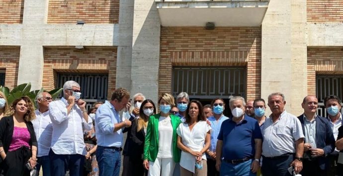La politica vibonese della propaganda “sposata” anche dalla senatrice Ronzulli