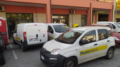 Vibo, crolla pezzo di intonaco dal soffitto del centro di smistamento di  Poste Italiane