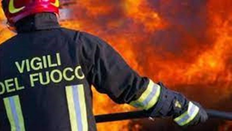 Incendi a Vibo e in provincia, gli interventi dei vigili del fuoco