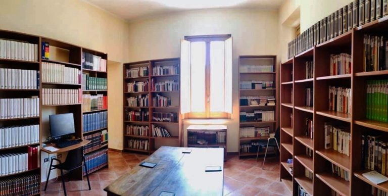 Serra, i consiglieri Procopio e Tassone: «Biblioteca, revocare la procedura di selezione»