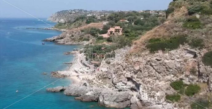 Alla scoperta della Costa degli dei, Coccorino tra la “spiaggia dell’ippopotamo” e vecchie cave di sale – Video