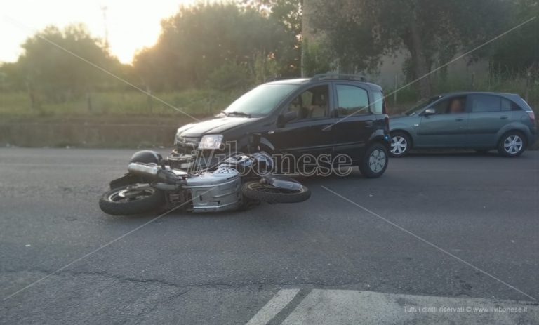 Incidente tra Vibo e Vena, un ferito nello scontro tra moto e auto