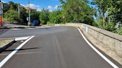 Nuovo smottamento sulla strada per Longobardi, il Pd: «Dal sindaco solo slogan»