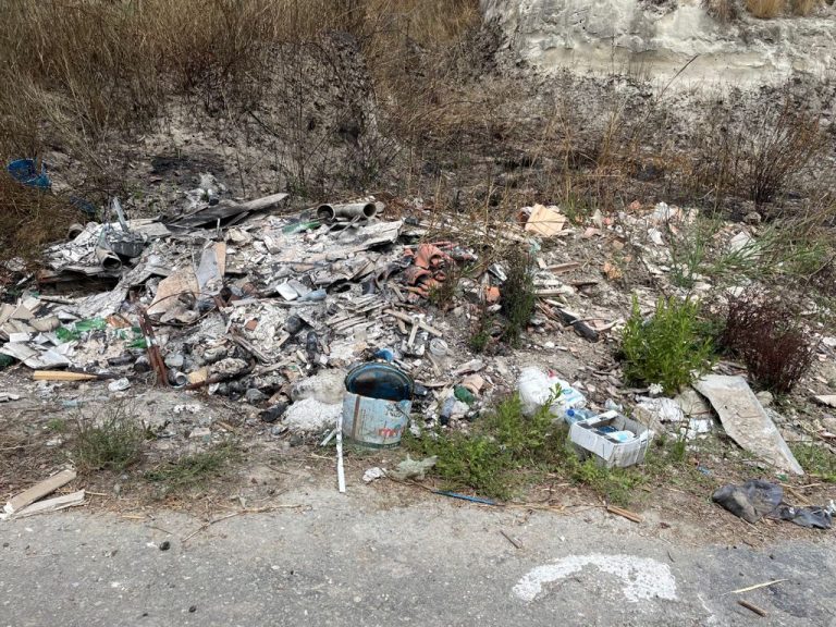 Mileto, allarme discariche a cielo aperto in località “Vindacitu”