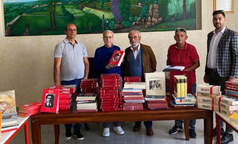 Alla biblioteca di Nardodipace 300 volumi donati dell’associazione “Isola”