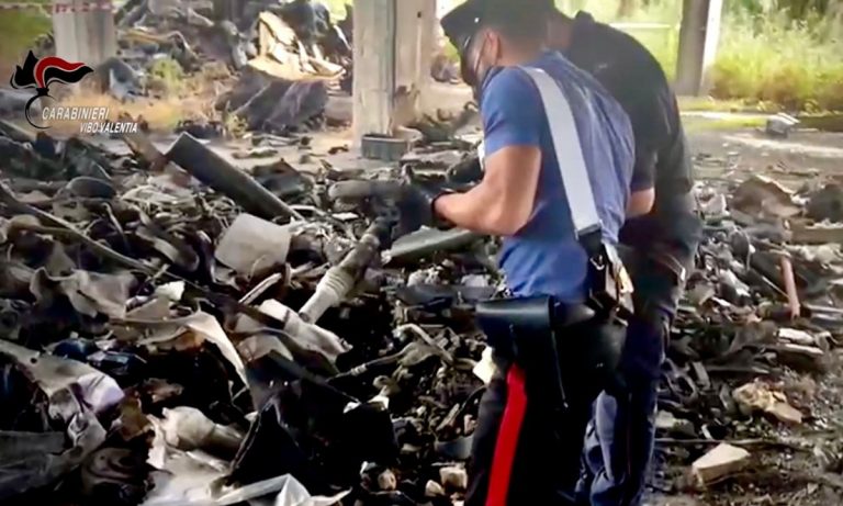 Rifiuti a Porto Salvo, sequestrata ex fabbrica del pesce diventata discarica abusiva -Video