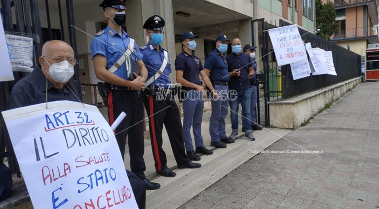 Sanità nel comprensorio di Nicotera, manifestazione dinanzi all’Asp di Vibo