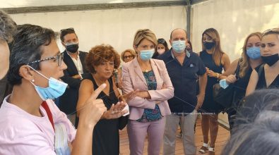 Scuola nelle tende nella frazione Portosalvo di Vibo, la protesta dei genitori – Video