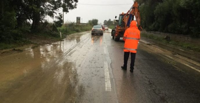 Allagamenti sulla strada per Spadola, traffico deviato