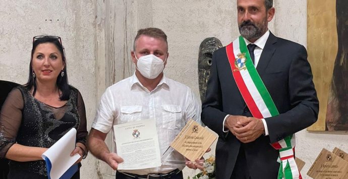 Tropea, consegnate 4 civiche benemerenze: una al videoreporter di Lac Caracciolo