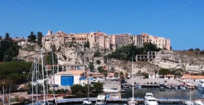 Porto di Tropea, si lavora per la rassegna musicale Blue carpet festival