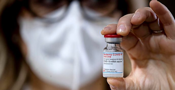 Covid Calabria, in arrivo 46mila vaccini Moderna: dosi anche a Vibo