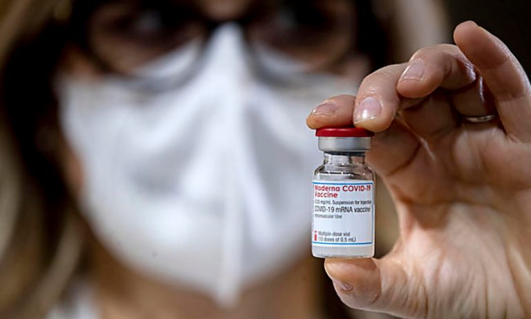 Covid, in arrivo altri vaccini Moderna: dosi anche a Vibo