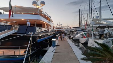 Il lussuoso yacht di Valentino approda a Vibo Marina