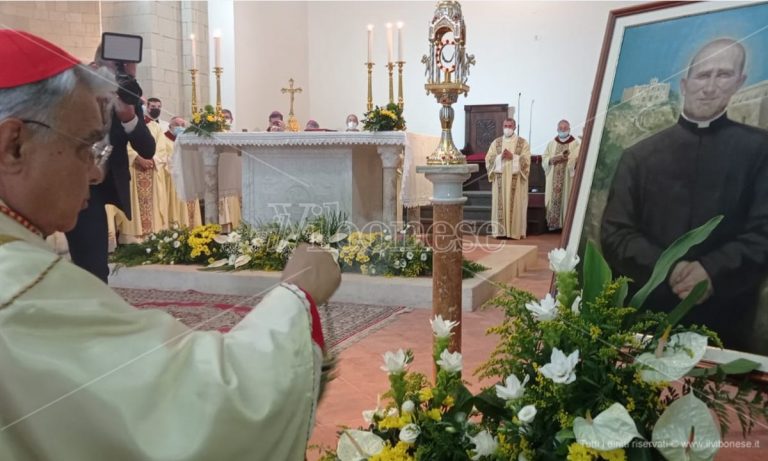 Beatificazione don Mottola, Semeraro: «È riuscito a trasformare la sofferenza in lievito di bontà» -Video