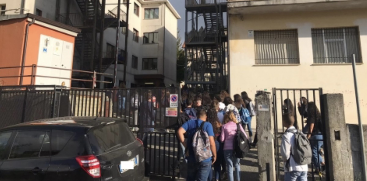  Violenza-sulle-donne-al-Luigi-Einaudi-di-Serra-San-Bruno-un-dibattito-con-gli-studenti