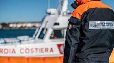 Oltre 1300 migranti in pericolo al largo delle coste calabresi, interviene la Guardia costiera