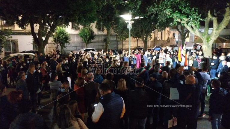 Vibo, Libera in piazza contro l’omertà: la testimonianza delle vittime di ‘ndrangheta -Video