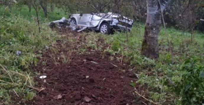 Incidente a Palmi, auto precipita in un burrone: morto il conducente