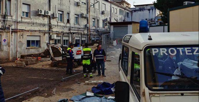 Ospedale Vibo: smontata la tensostruttura per il triage Covid. Non serve, pochi casi