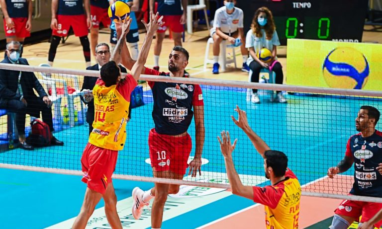 Volley, buona la prima per la Tonno Callipo: a Taranto vince 3-1